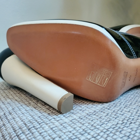 Miu Miu Black Patent Leather Round-Toe Pumps - Picture 6 of 6